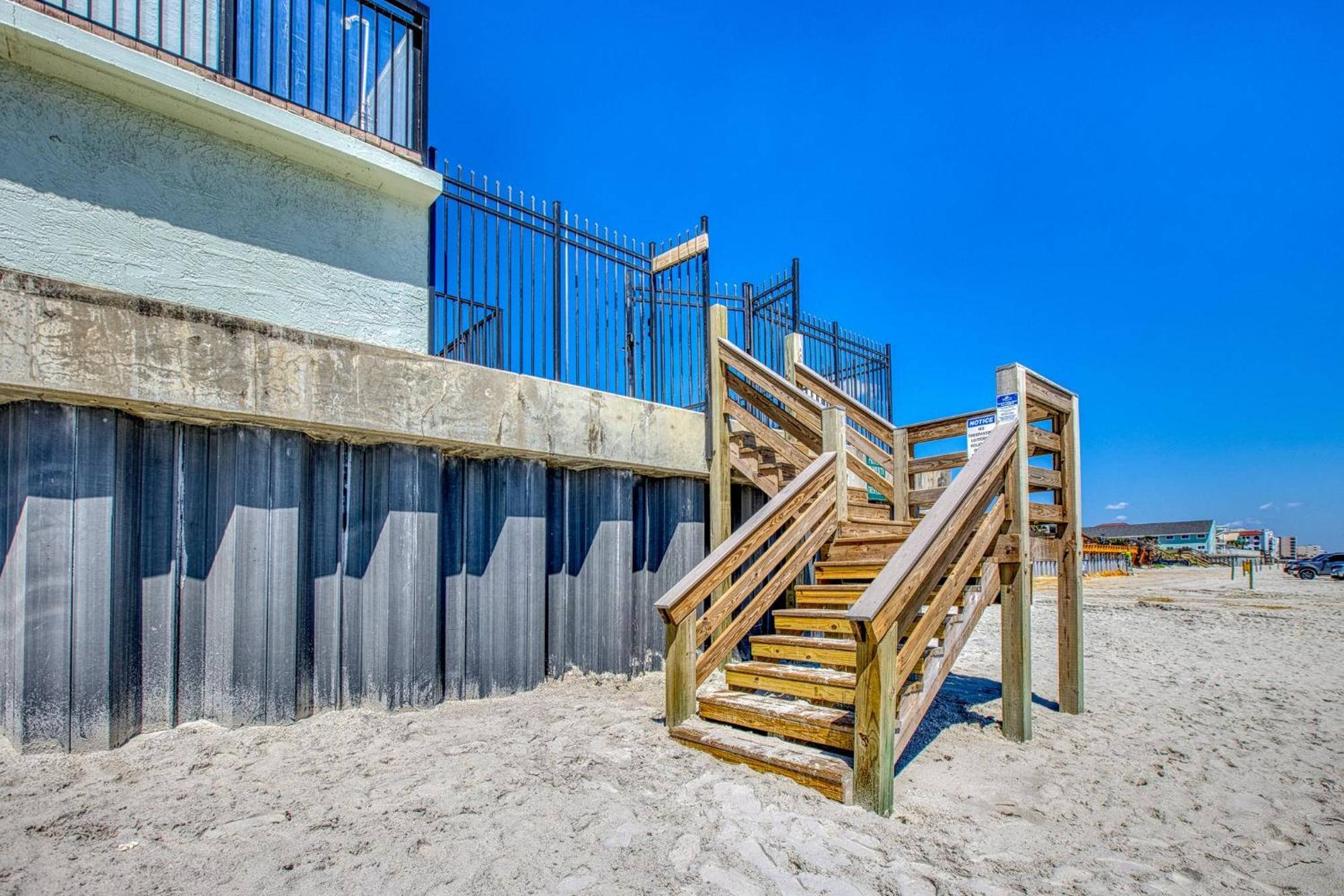 Ocean View With A Beachfront Pool At Ocean Trillium Condo ~ 702 New Smyrna Beach Bagian luar foto