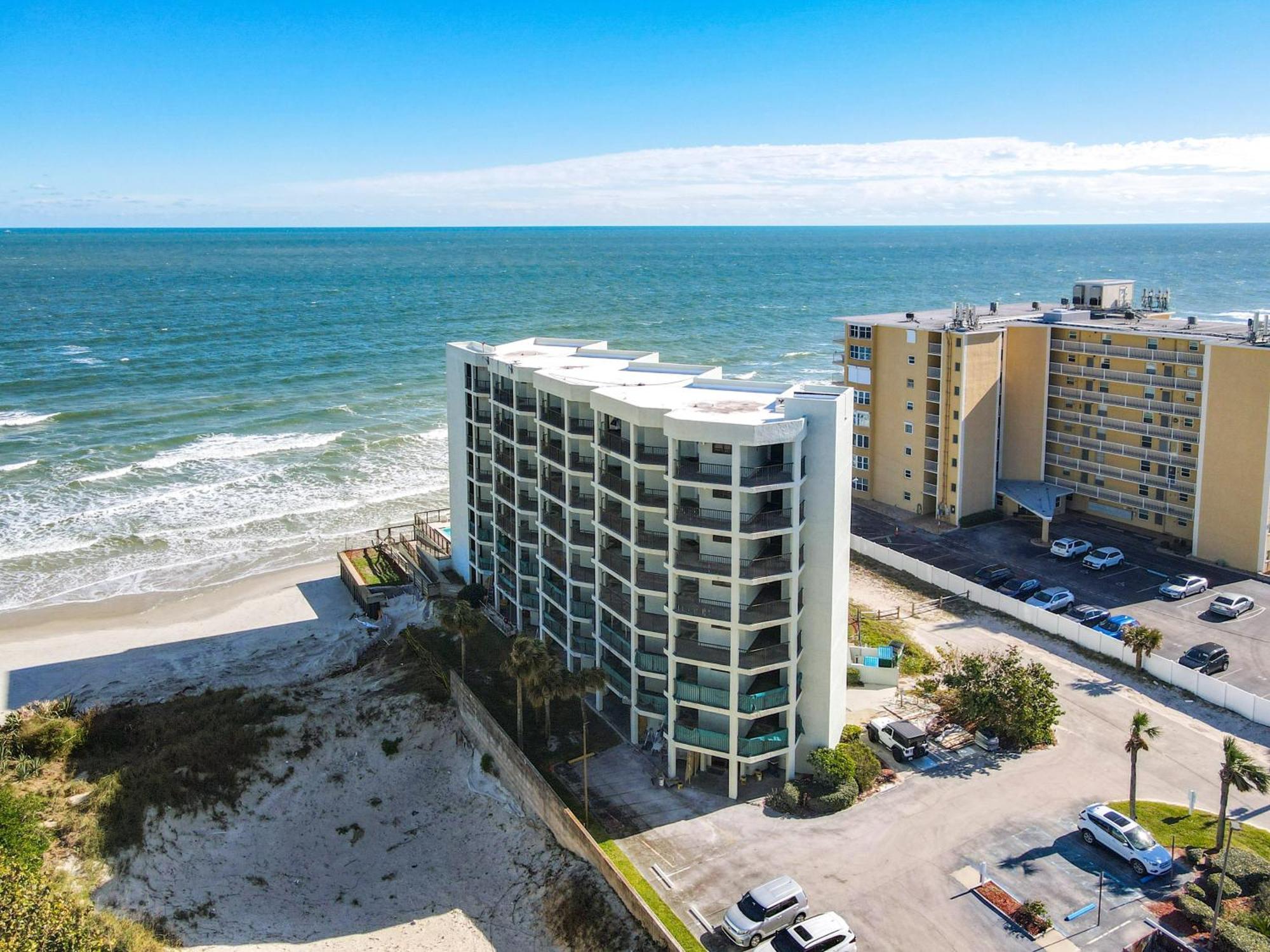 Ocean View With A Beachfront Pool At Ocean Trillium Condo ~ 702 New Smyrna Beach Bagian luar foto