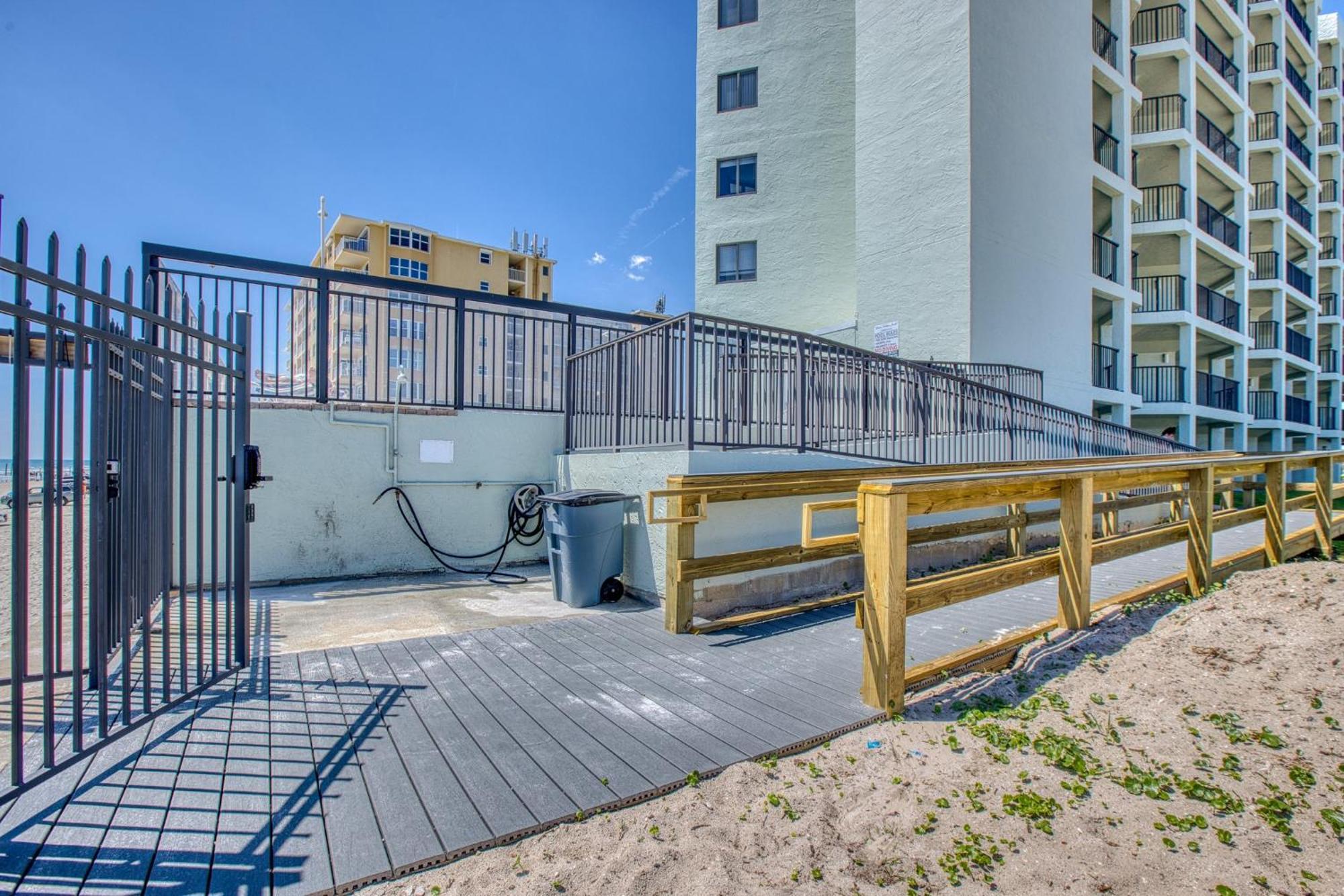 Ocean View With A Beachfront Pool At Ocean Trillium Condo ~ 702 New Smyrna Beach Bagian luar foto