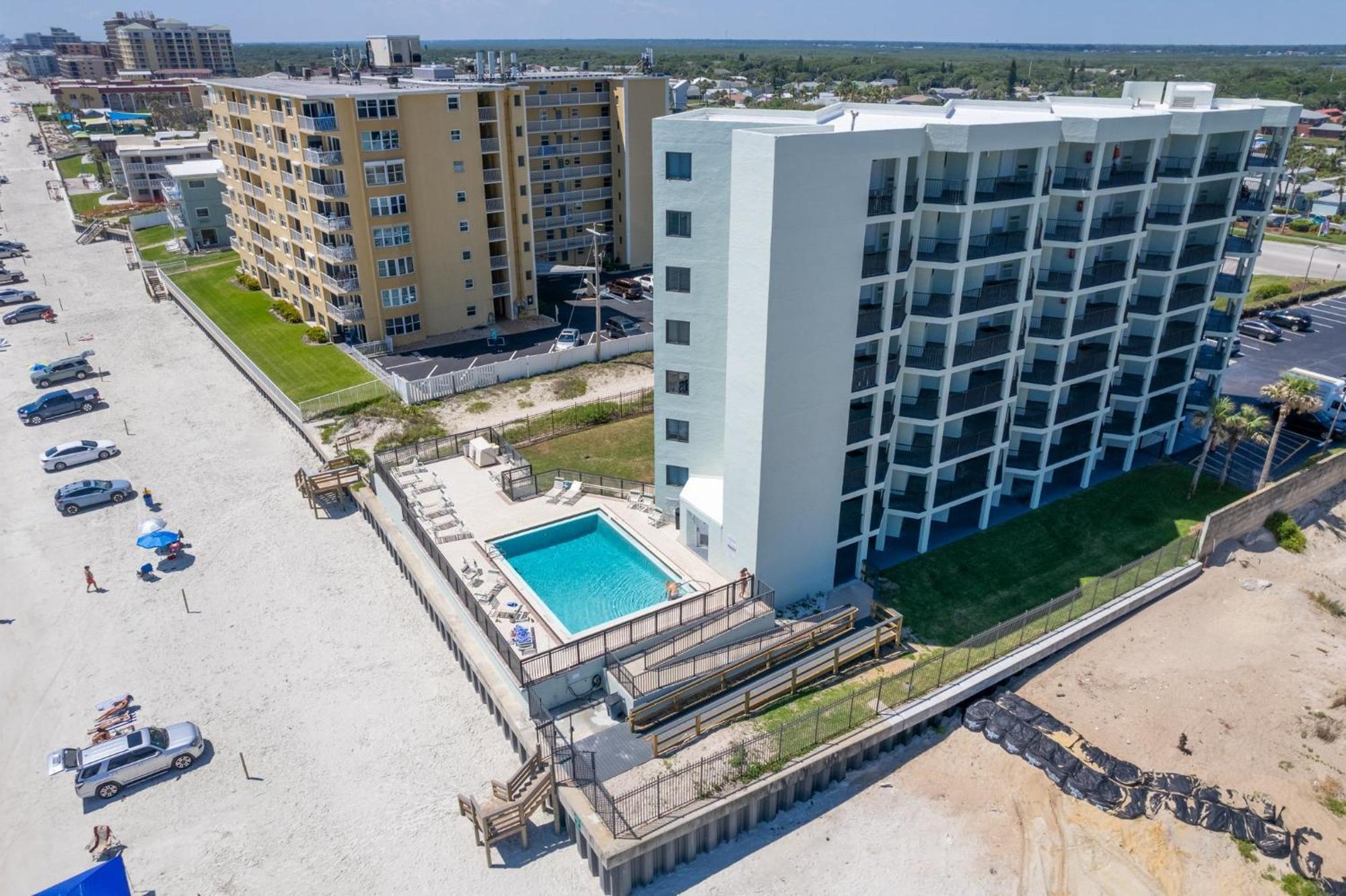 Ocean View With A Beachfront Pool At Ocean Trillium Condo ~ 702 New Smyrna Beach Bagian luar foto